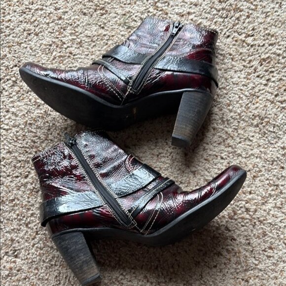 Un Tour en Ville leather Ankle Boots in Burgundy and Black size 39 - Picture 1 of 6
